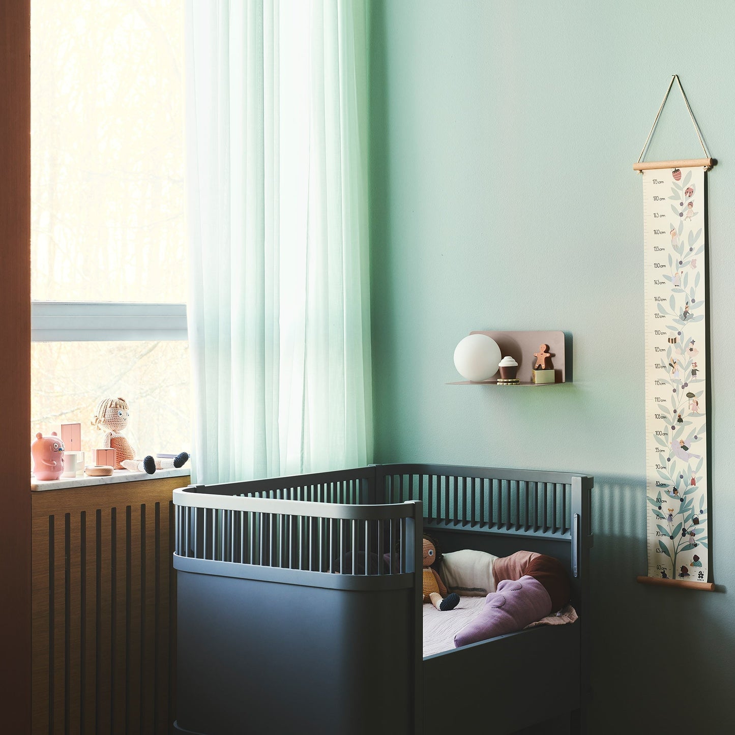 Norvo | Vegglampe med funksjonell hylle for moderne interiør