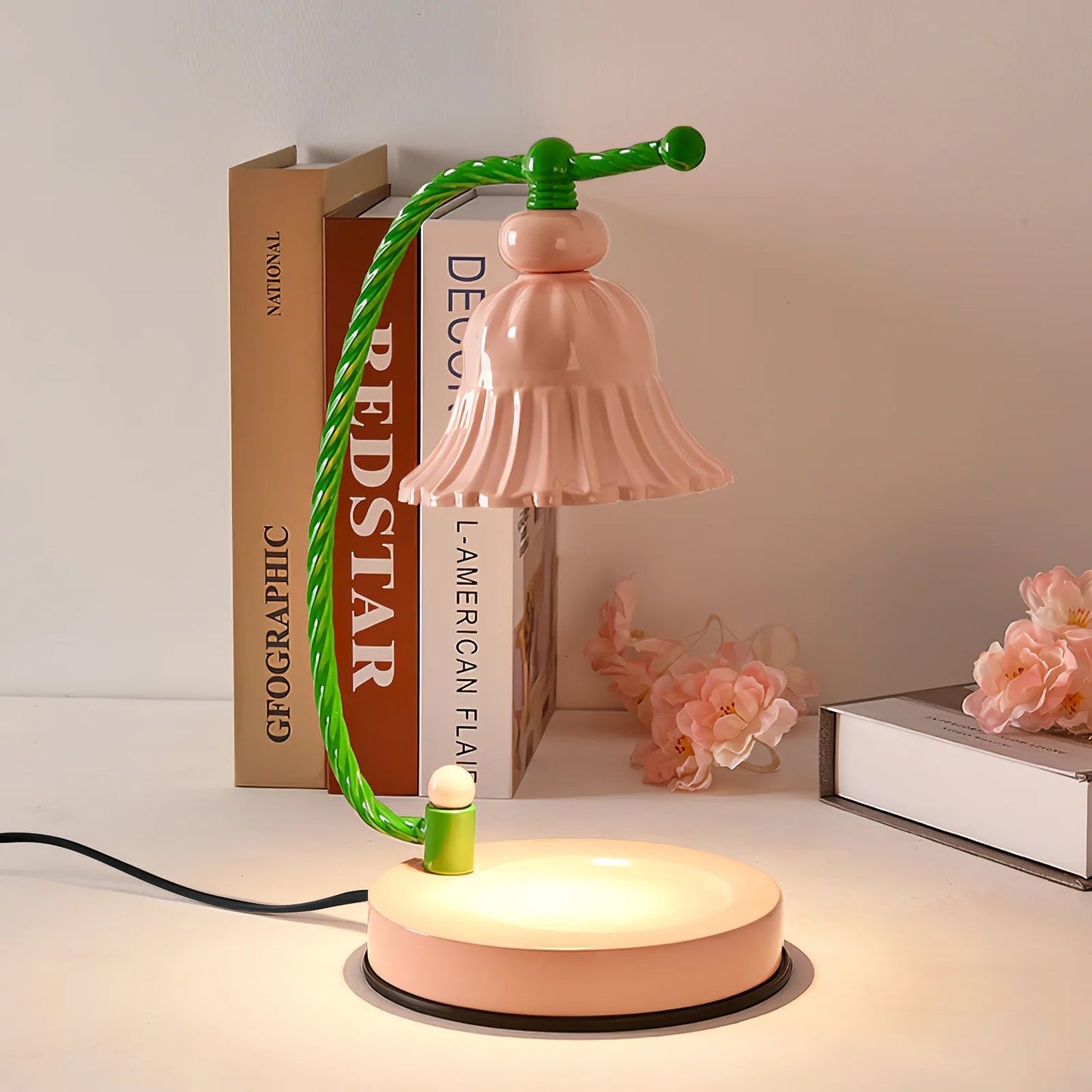 Norvo | BloomAura – Sjarmerende Rosa Glassbordlampe