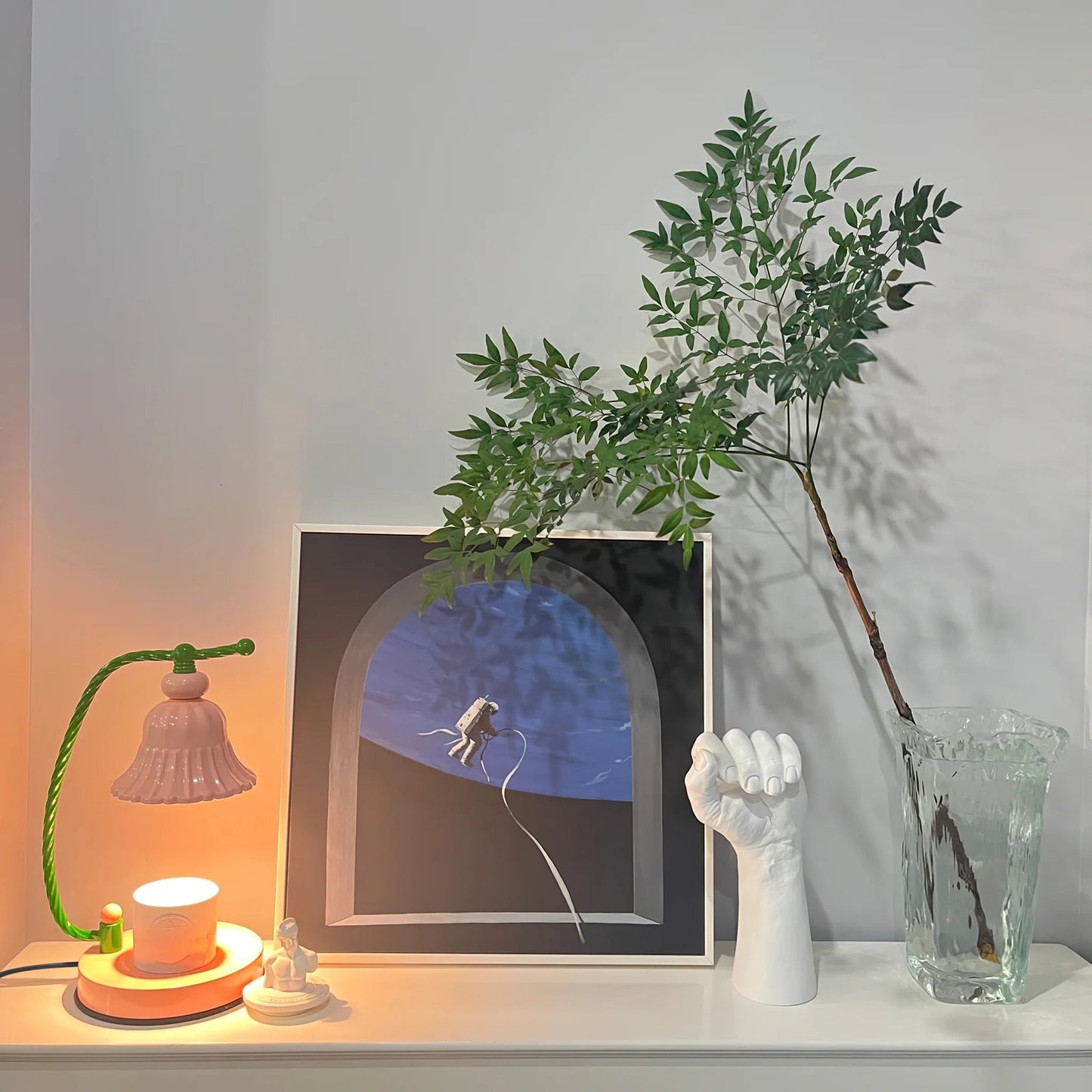 Norvo | BloomAura – Sjarmerende Rosa Glassbordlampe