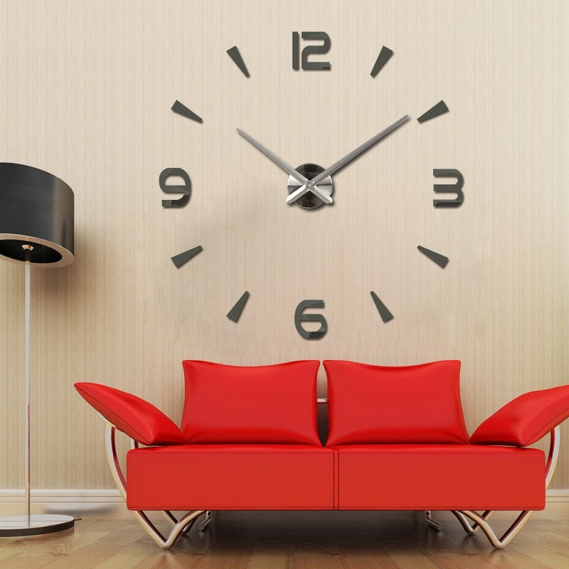 Virkelig stor veggklokke med moderne design