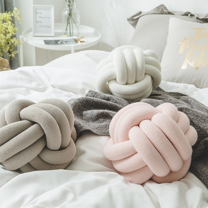 Knot Ball Cushion | Norvo