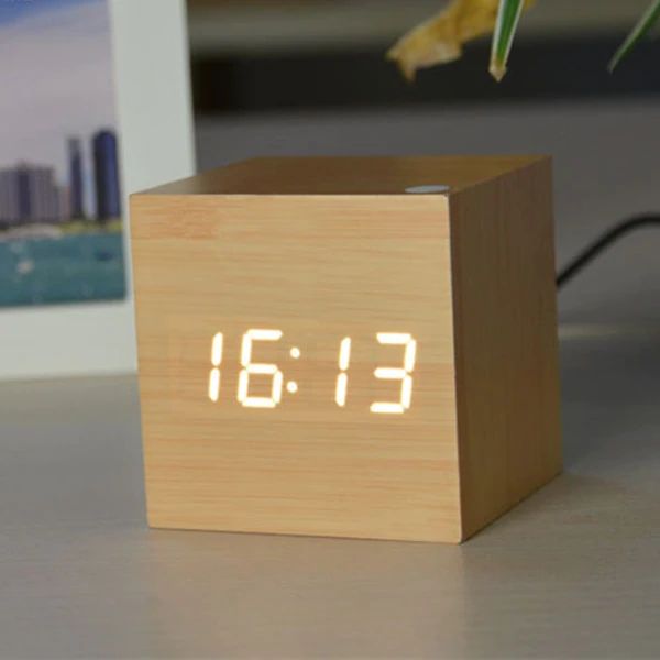 Norvo | Digital Clock Cube i moderne tredesign