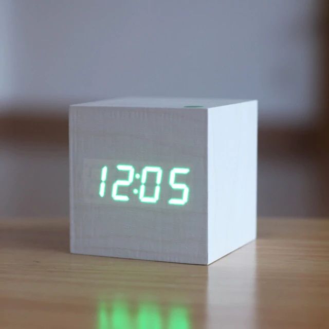 Norvo | Digital Clock Cube i moderne tredesign