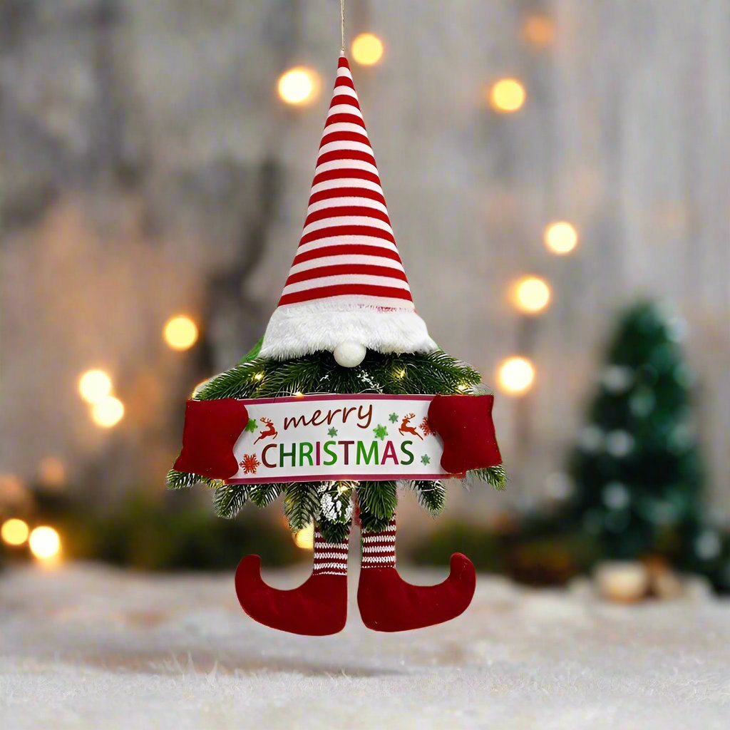 Norvo | Julegnom med Julekrans og Glitrende LED Lys – Perfekt for Foran Døren, Veggen, eller Vinduet Festlig Magi