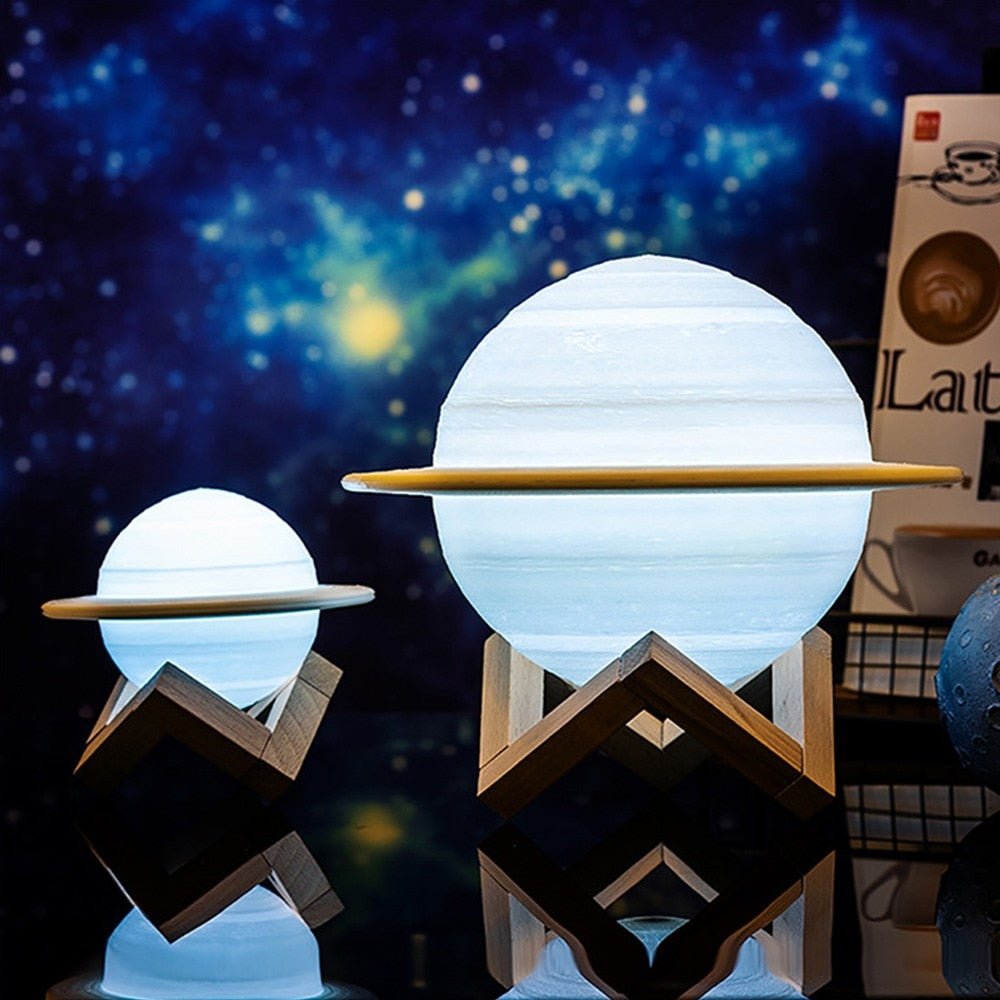 Norvo | Lampe - SaturnGlow - Planetarisk Design - Justerbart Lys
