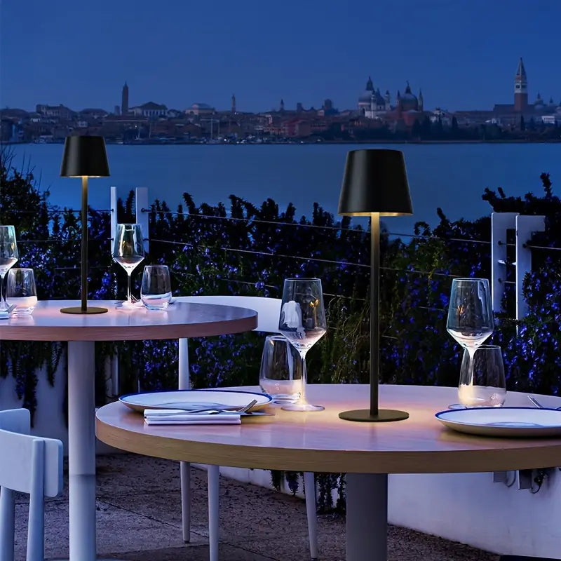 Norvo | LED Bordlampe – Trådløs, Berøringskontroll & Dimmbar Lys