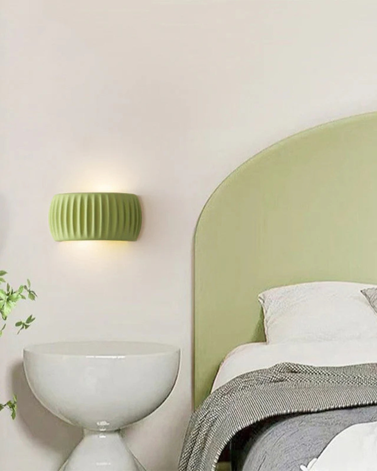 Norvo | Designer Vegglampe med bølgete akcent