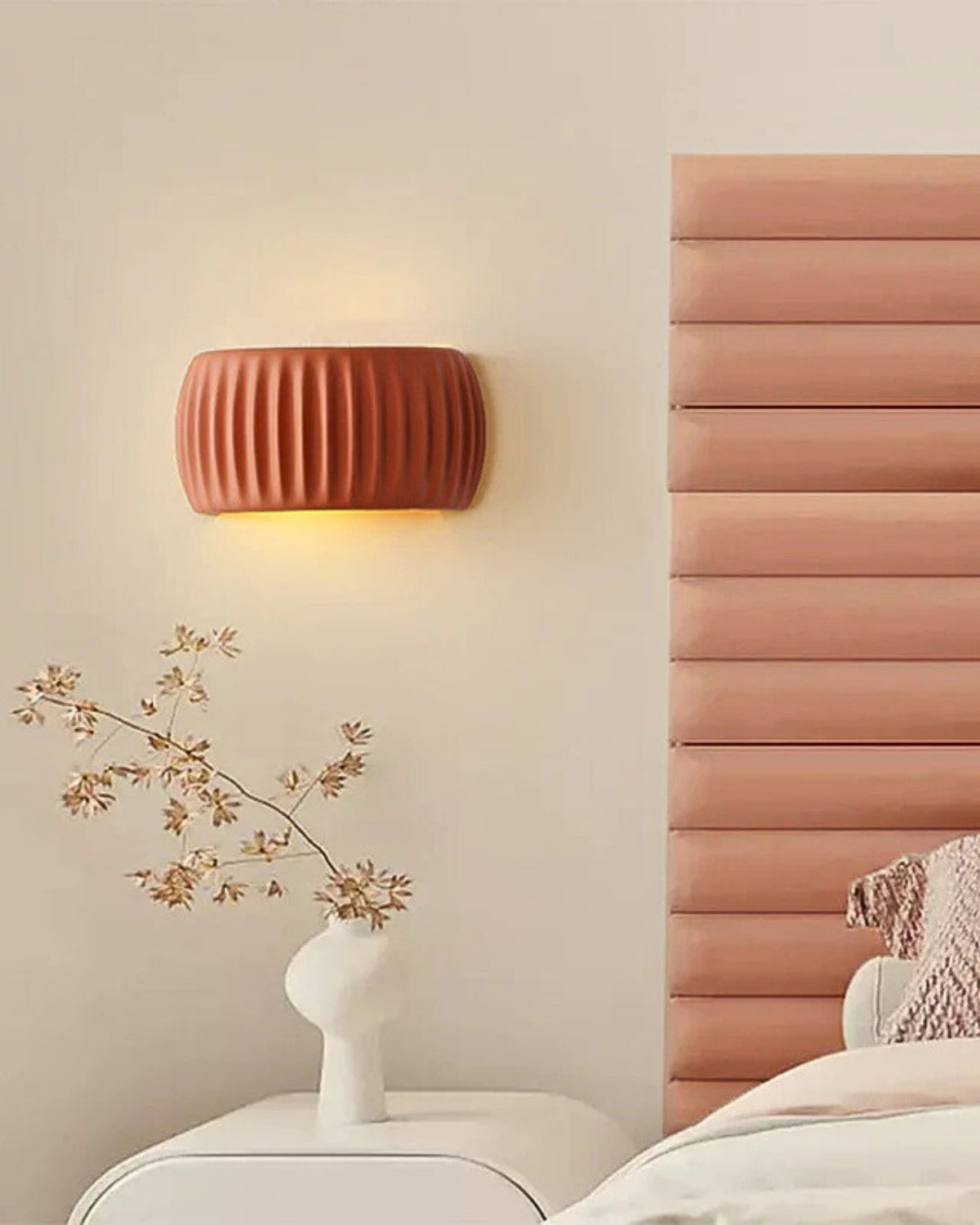 Norvo | Designer Vegglampe med bølgete akcent