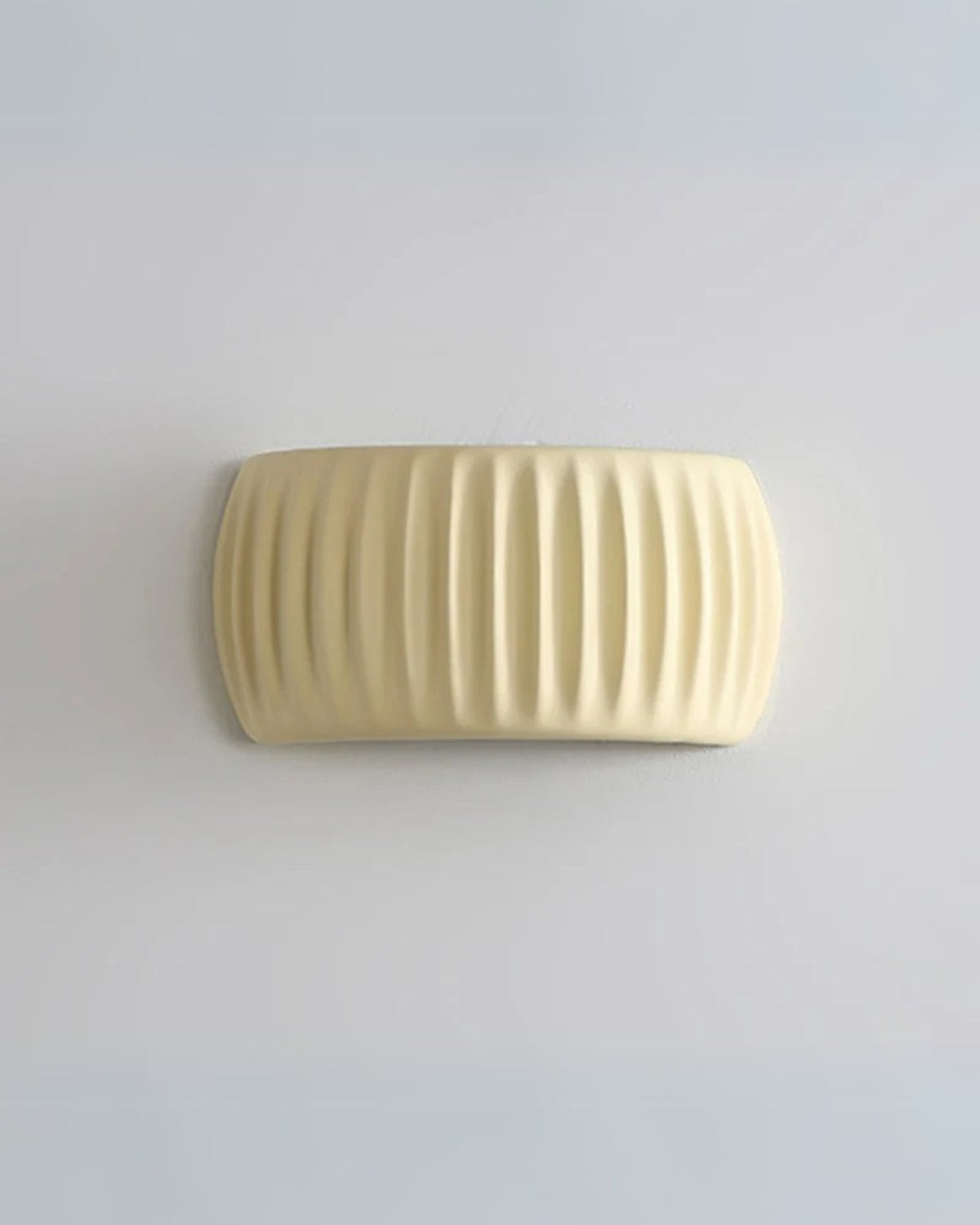 Norvo | Designer Vegglampe med bølgete akcent