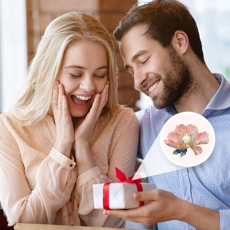 Norvo | Elegant emaljert pionnål for kvinner