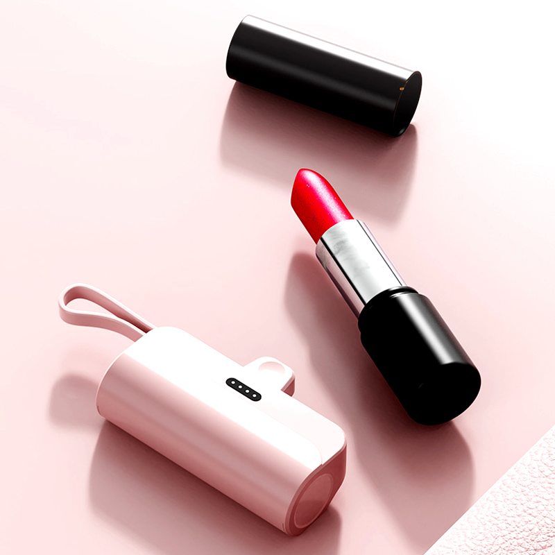 Norvo | Bærbar Powerbank med Høy Kapasitet og Innebygde Kabler