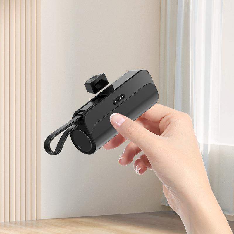 Norvo | Bærbar Powerbank med Høy Kapasitet og Innebygde Kabler