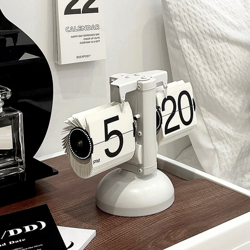 Norvo | Moderne, digital, mekanisk vintageklokke med innvendig tannhjulsdrift