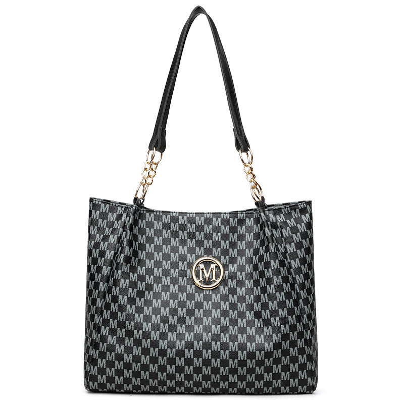 Norvo | Caleigh Confidence På Skulder