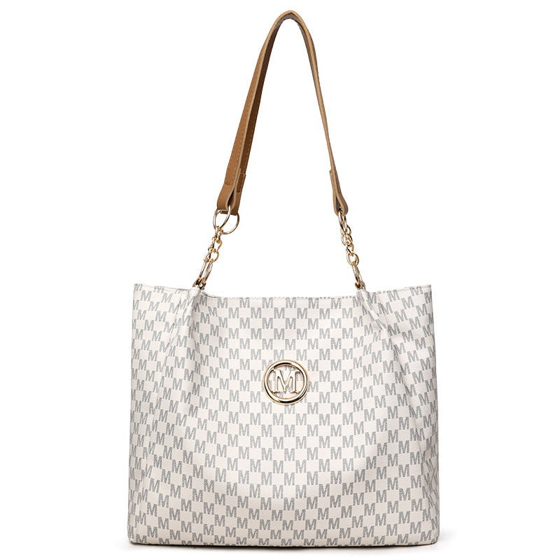 Norvo | Caleigh Confidence På Skulder