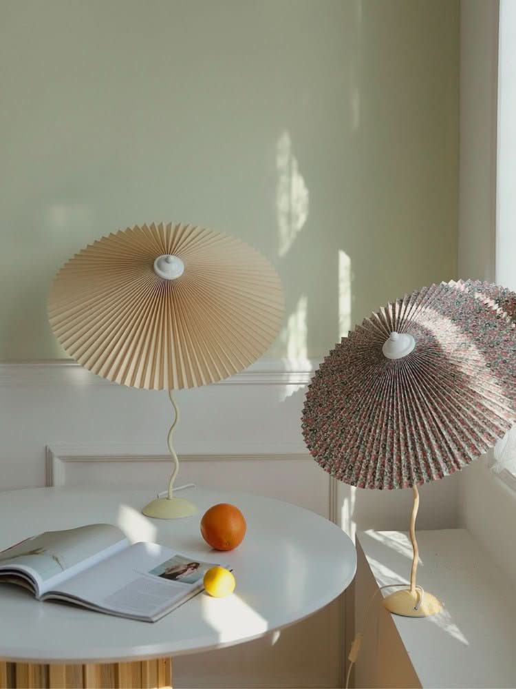 Norvo | Squiggle Paraply Bordlampe – Moderne Twirl Design med Krom Finish