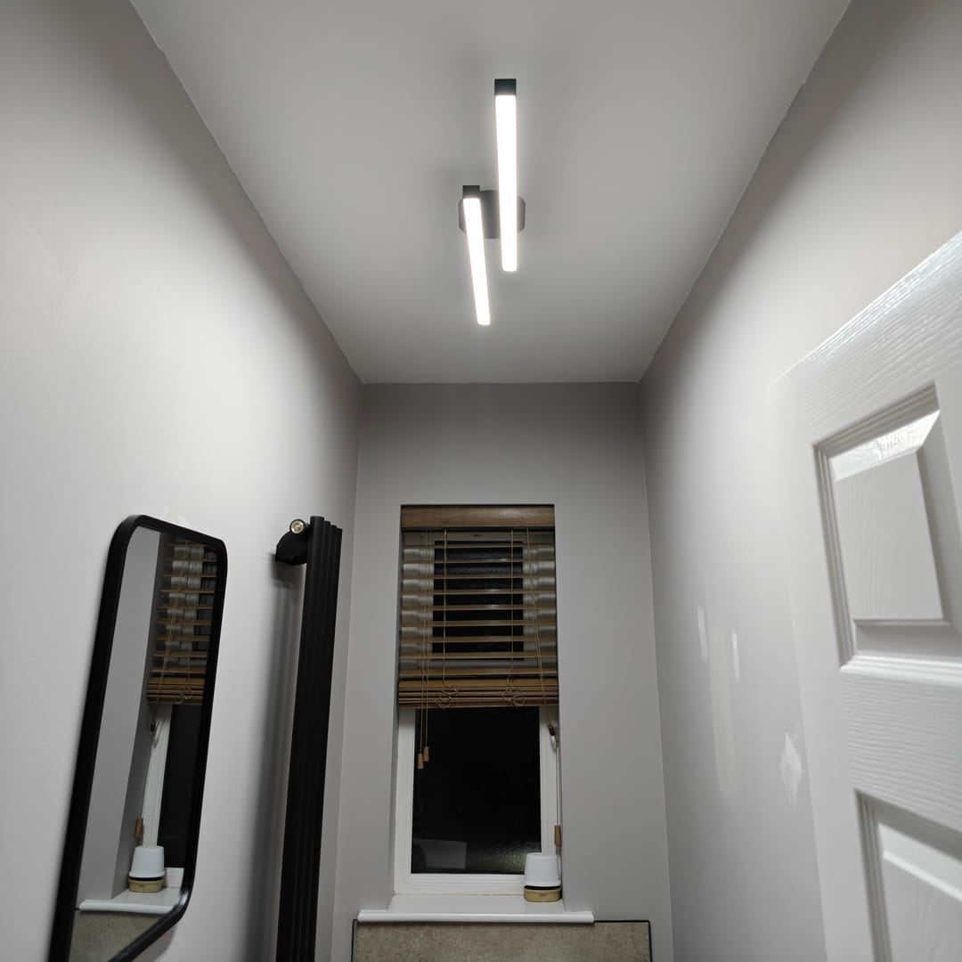 Norvo | Nedsenkede svarte LED-striper av lang lengde