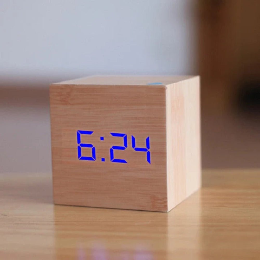 Norvo | ZENICUBE – Minimalistisk LED Vekkerklokke med Tid, Dato & Temperaturvisning