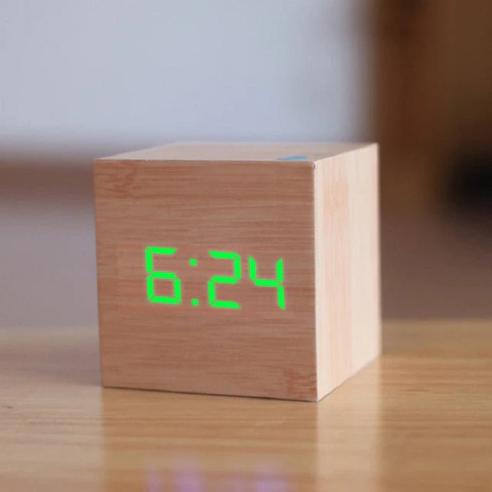 Norvo | ZENICUBE – Minimalistisk LED Vekkerklokke med Tid, Dato & Temperaturvisning