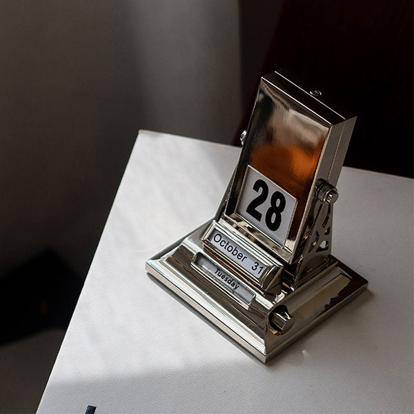 Norvo | Mekanisk Design Rotasjonskalender