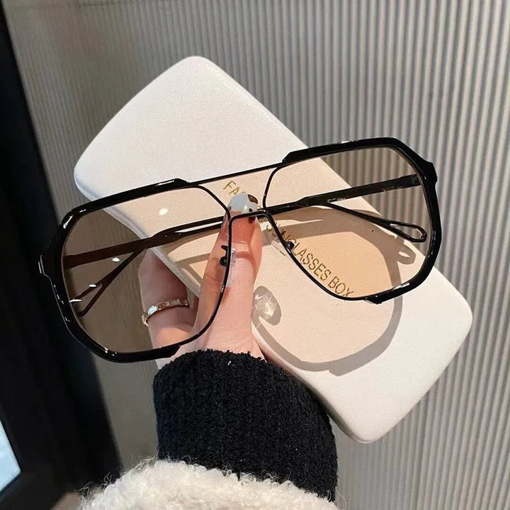 Norvo | VOGUEVIEW SHADES – Oversized firkantede solbriller med UV400 & fotokromatiske linser