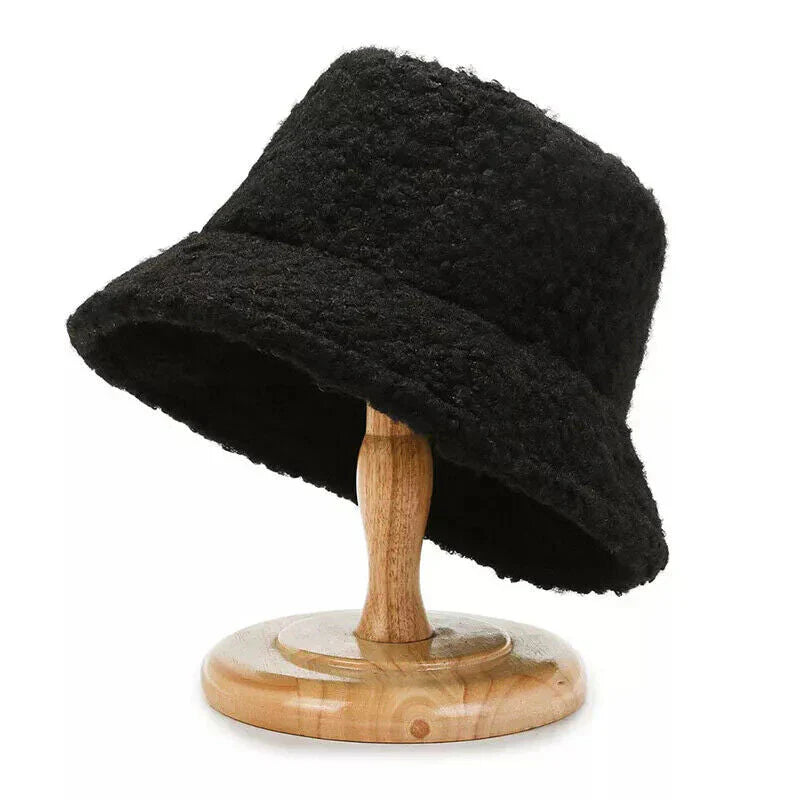 Norvo | Livia Kvinne Teddy Bucket Hat Varm Lammeull
